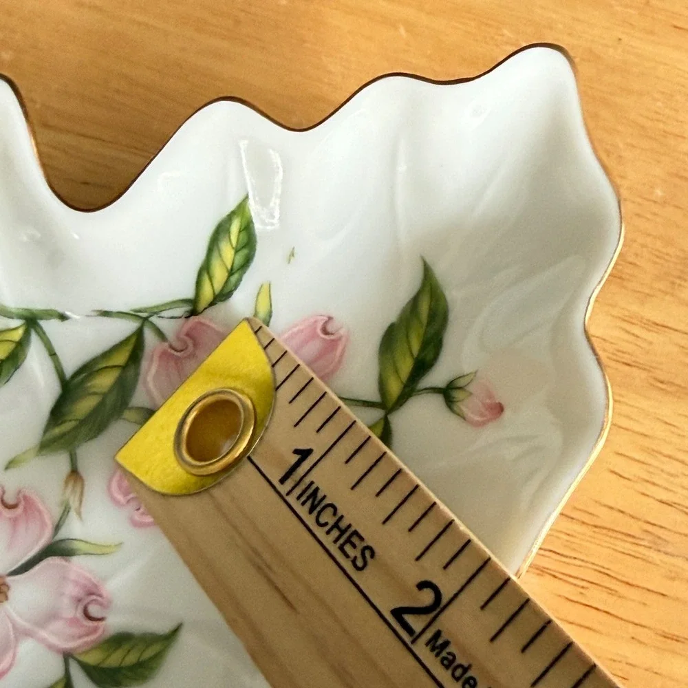 Lefton China Hand Painted Dogwood Leaf Trinket Dish Gold Trim 03534 Japan